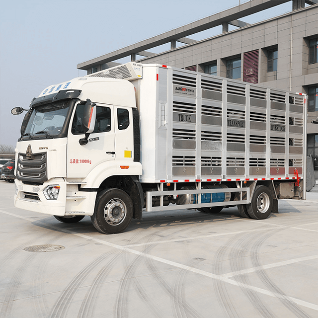 HOWO aluminiumslegering husdyr fjerkr&aelig; transport lastbil 2 aksler til alle fjerkr&aelig; dyr Carrier