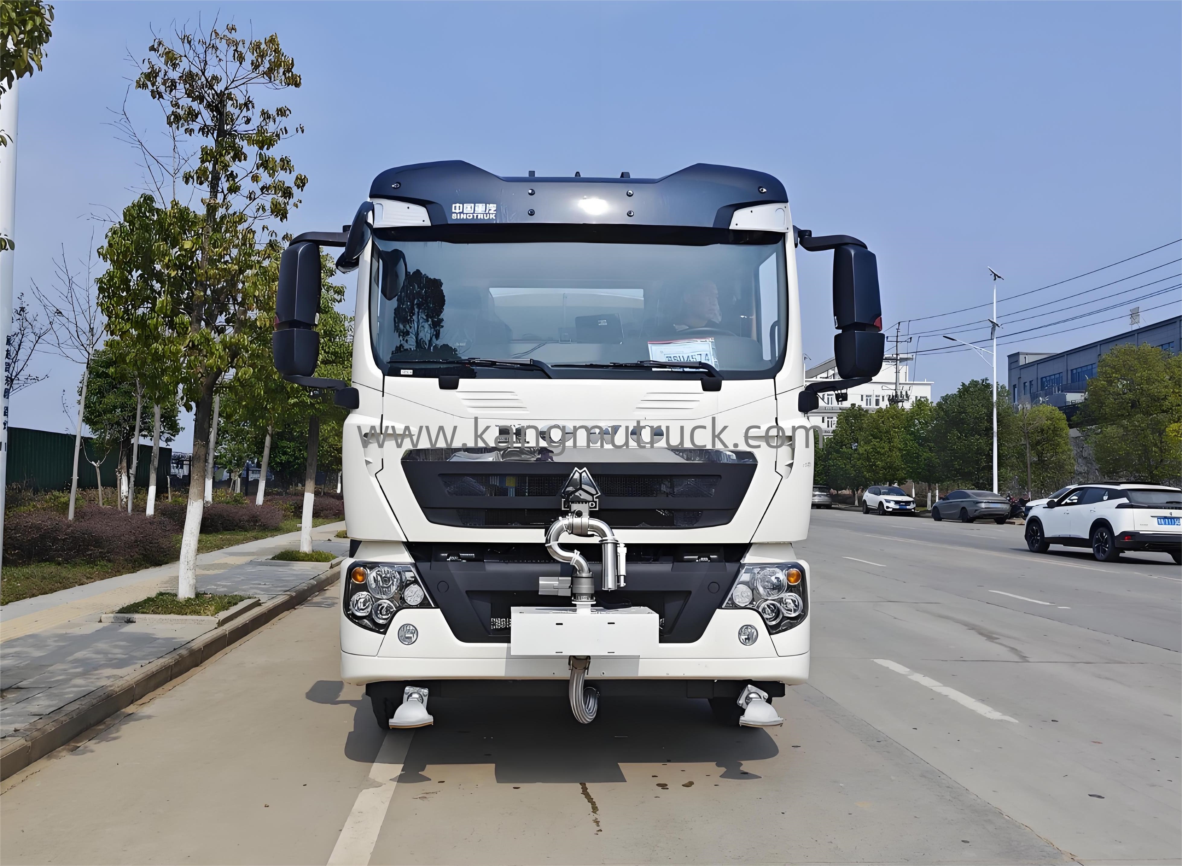 Sinotruk Howo TX7 240HP 15Cbm 먼지 억제 트럭
