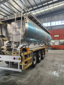 &Ccedil;in Hubei Kangmu &Uuml;st D&uuml;zey 48cbm Al&uuml;minyum Alaşımlı Toplu Yem R&ouml;morku