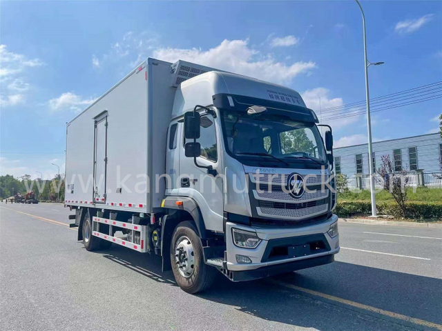 Camion frigorific de foton 6,8M 260 CP 