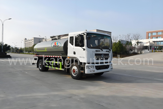 DONGFENG D9 15M³ 230HP Cesspit Emptier And Suction Truck
